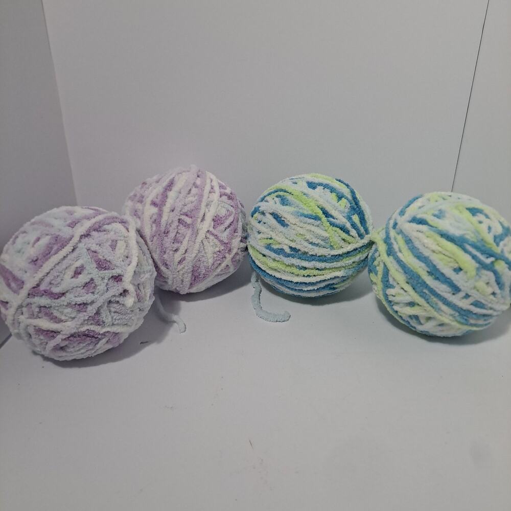 4 Skiens of Yarn